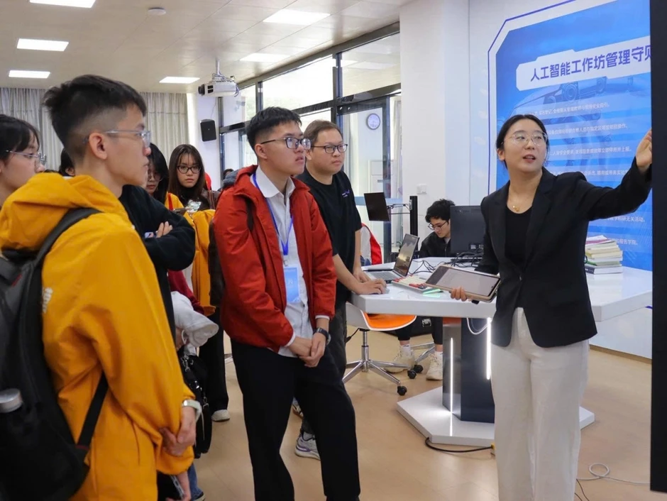 “Tổng Bí thư, Chủ tịch nước Tô Lâm đưa ra một cách nhìn rất hiện đại về vai trò của đại học" “Tổng Bí thư, Chủ tịch nước Tô Lâm đưa ra một cách nhìn rất hiện đại về vai trò của đại học"