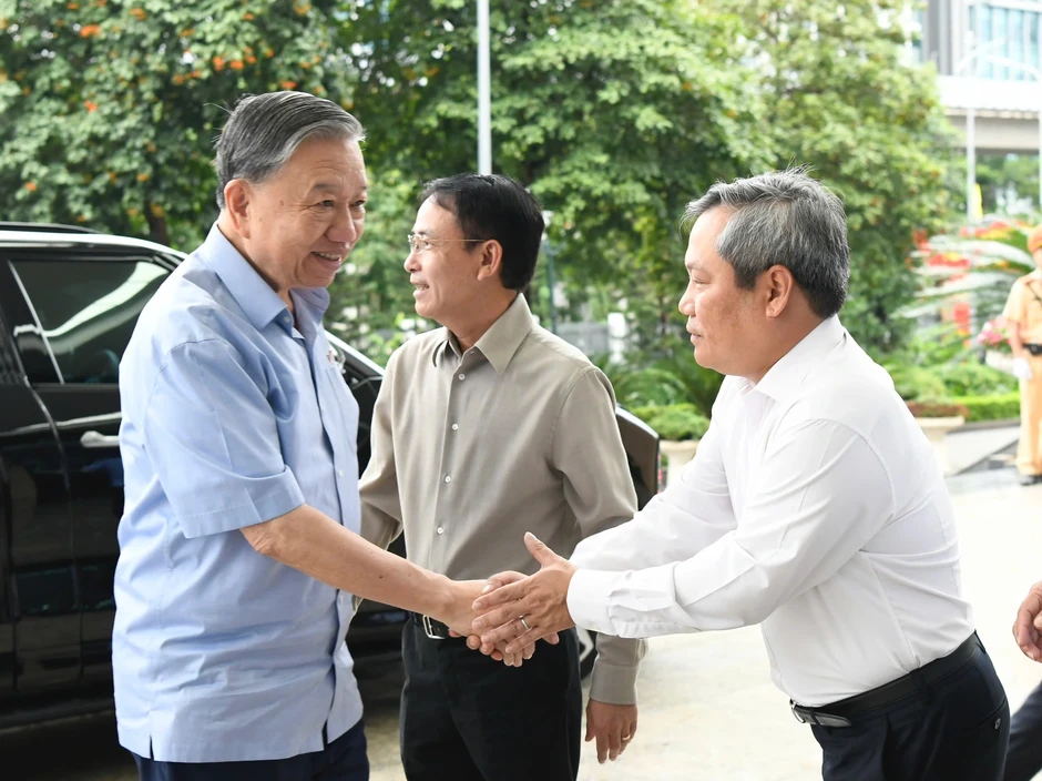 “Vào lớp 10 căng thẳng hơn thi đại học, sao lại tạo tâm lý bất an như vậy?” “Vào lớp 10 căng thẳng hơn thi đại học, sao lại tạo tâm lý bất an như vậy?”