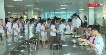 [Video] Hà Nội giao xã, phường lựa chọn đơn vị cung cấp thực phẩm cho bếp ăn bán trú
