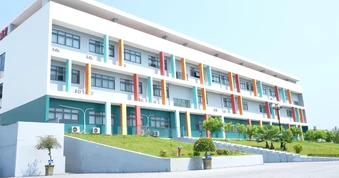 [Video] Thí sinh thi lại tốt nghiệp THPT tại trường THPT Chuyên Tuyên Quang bắt đầu làm thủ tục dự thi