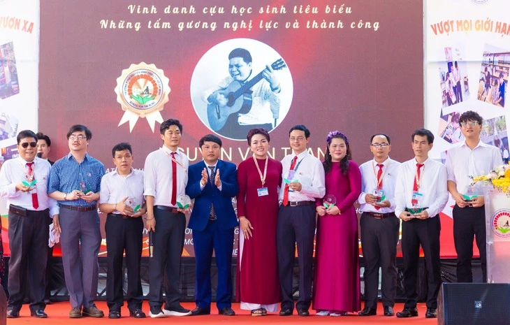 100 năm Trường Nguyễn Đình Chiểu: Hành trình ‘chạm đến trái tim’