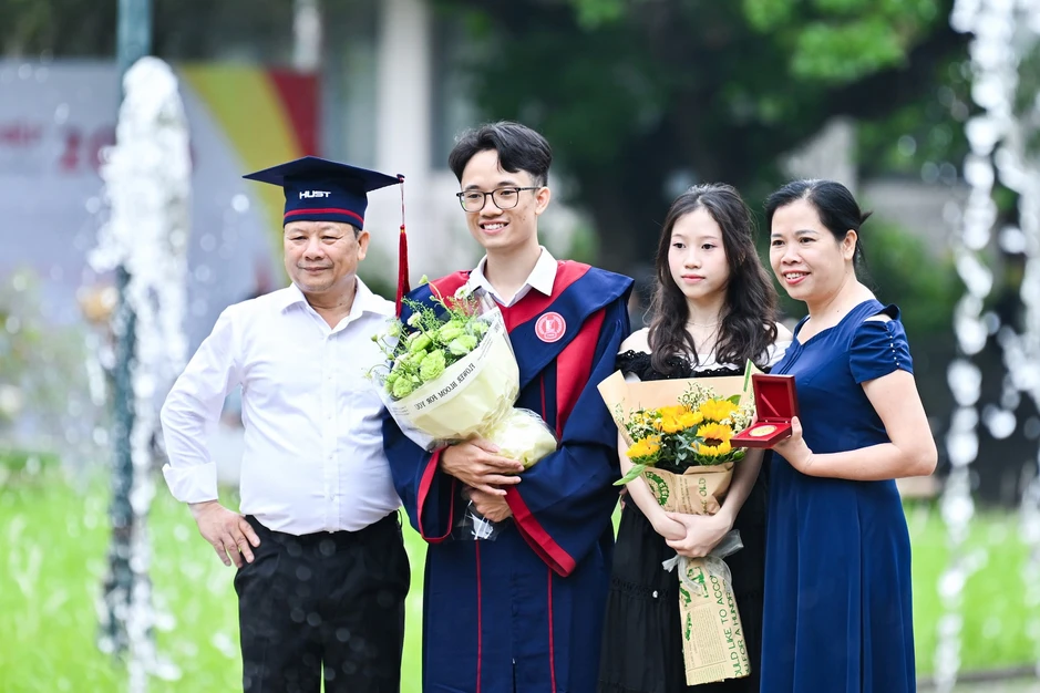 100 sinh viên Bách khoa HN ra trường chỉ 3 người đạt xuất sắc, 95% có việc làm 100 sinh viên Bách khoa HN ra trường chỉ 3 người đạt xuất sắc, 95% có việc làm