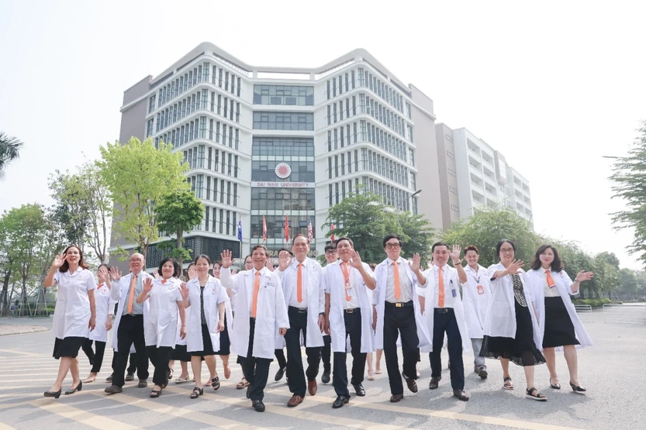 13 sinh viên Y khoa Đại học Đại Nam trúng tuyển bác sĩ nội trú 13 sinh viên Y khoa Đại học Đại Nam trúng tuyển bác sĩ nội trú