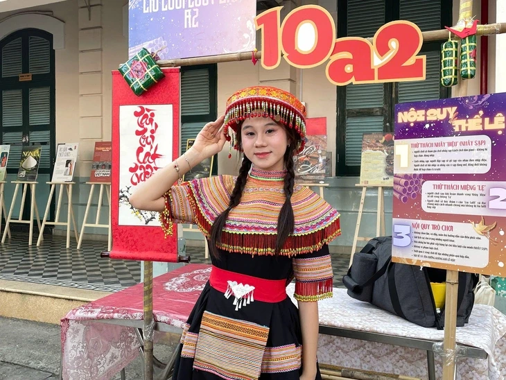 1.450 học sinh 'trẩy hội non sông', biến giờ văn thành lễ hội văn hóa rực rỡ 1.450 học sinh 'trẩy hội non sông', biến giờ văn thành lễ hội văn hóa rực rỡ