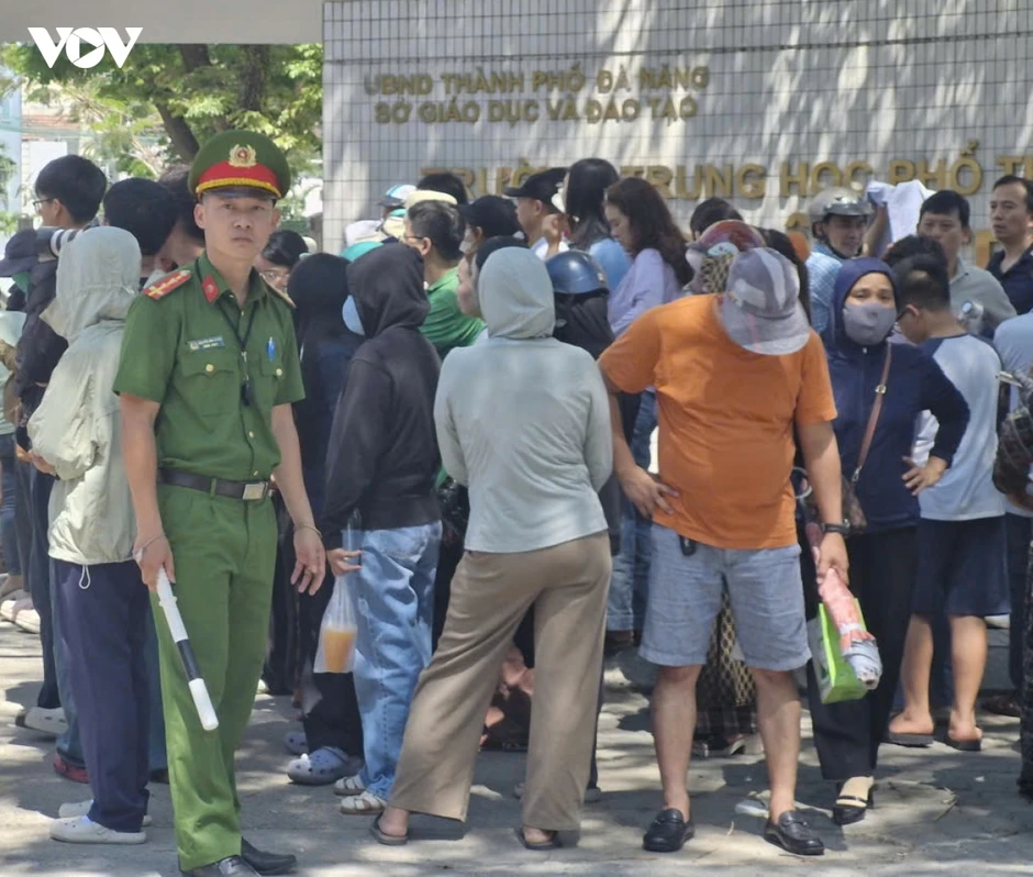 157 thí sinh vắng mặt trong ngày đầu tiên thi tuyển sinh vào lớp 10 tại Đà Nẵng 157 thí sinh vắng mặt trong ngày đầu tiên thi tuyển sinh vào lớp 10 tại Đà Nẵng