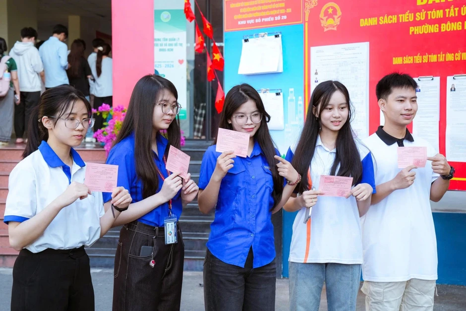 22.000 sinh viên ở ký túc xá lớn nhất nước đi bầu cử 22.000 sinh viên ở ký túc xá lớn nhất nước đi bầu cử