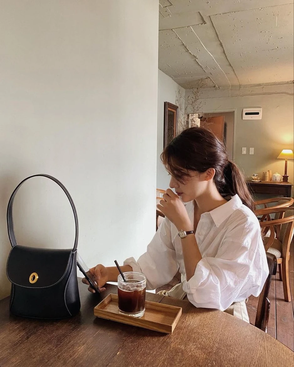 3 thứ thường thấy nhất trong túi xách của người EQ thấp 3 thứ thường thấy nhất trong túi xách của người EQ thấp