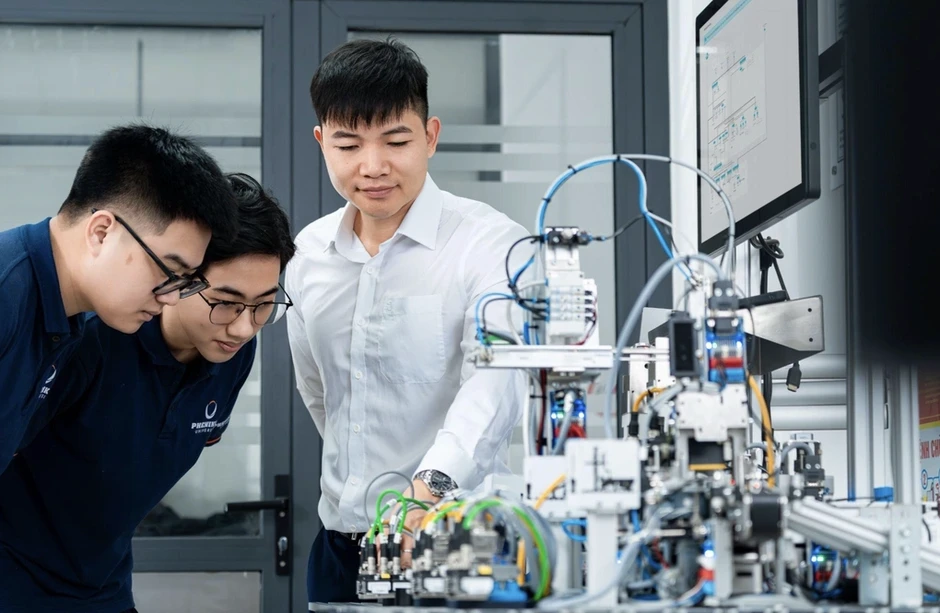 30 ngành được cấp học bổng 3,7-7,4 triệu đồng/tháng ở Đại học Phenikaa 30 ngành được cấp học bổng 3,7-7,4 triệu đồng/tháng ở Đại học Phenikaa