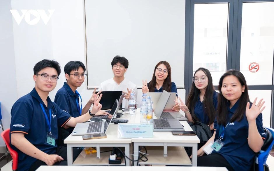 41 đội thi tranh tài ứng dụng AI giải quyết các thách thức thực tiễn của ngành Y 41 đội thi tranh tài ứng dụng AI giải quyết các thách thức thực tiễn của ngành Y