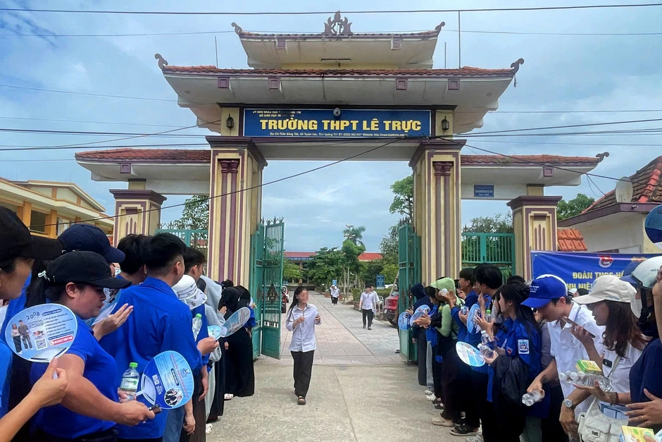5 thí sinh liên quan tiêu cực thi tốt nghiệp tại Quảng Trị được thi lại vào năm 2027 5 thí sinh liên quan tiêu cực thi tốt nghiệp tại Quảng Trị được thi lại vào năm 2027