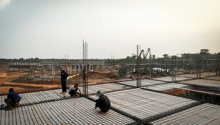 7 công trình xây trường nội trú biên giới Gia Lai thiếu 500 thợ, phải nhờ quân đội hỗ trợ