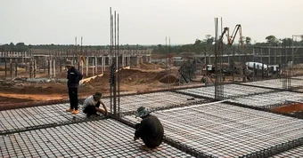 7 công trình xây trường nội trú biên giới Gia Lai thiếu 500 thợ, phải nhờ quân đội hỗ trợ