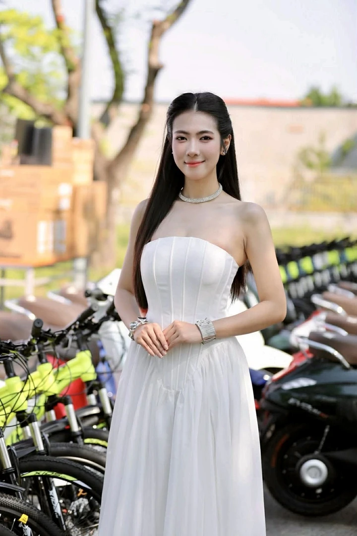 Á khôi 'gây bão' ở lễ tốt nghiệp: Từ nữ sinh miền núi đến thành tích 'con nhà người ta' Á khôi 'gây bão' ở lễ tốt nghiệp: Từ nữ sinh miền núi đến thành tích 'con nhà người ta'