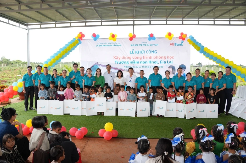 ABBank thêm 'lớp học hạnh phúc' cho trẻ em Gia Lai ABBank thêm 'lớp học hạnh phúc' cho trẻ em Gia Lai