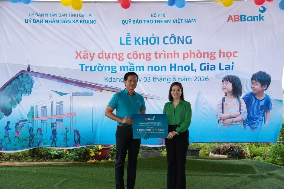 ABBank thêm 'lớp học hạnh phúc' cho trẻ em Gia Lai ABBank thêm 'lớp học hạnh phúc' cho trẻ em Gia Lai