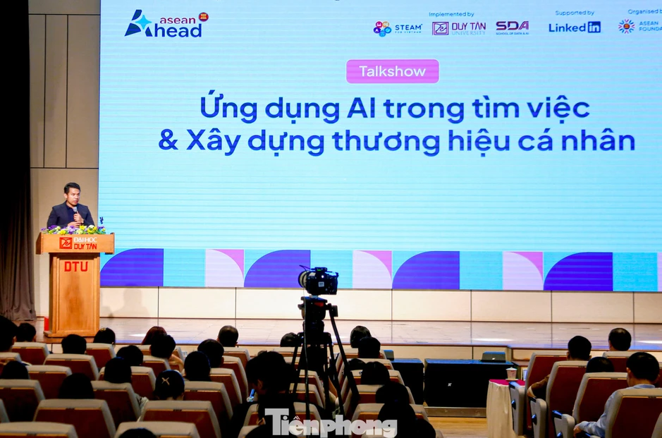 AI ngày càng phổ biến, sinh viên cần gì để không bị thay thế? AI ngày càng phổ biến, sinh viên cần gì để không bị thay thế?