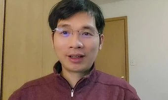 'Ăn mày mà đòi xôi gấc' trong tiếng Anh nói thế nào?