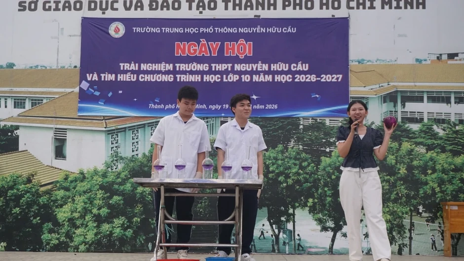 Ấn tượng tại ngày hội trải nghiệm của Trường THPT Nguyễn Hữu Cầu Ấn tượng tại ngày hội trải nghiệm của Trường THPT Nguyễn Hữu Cầu