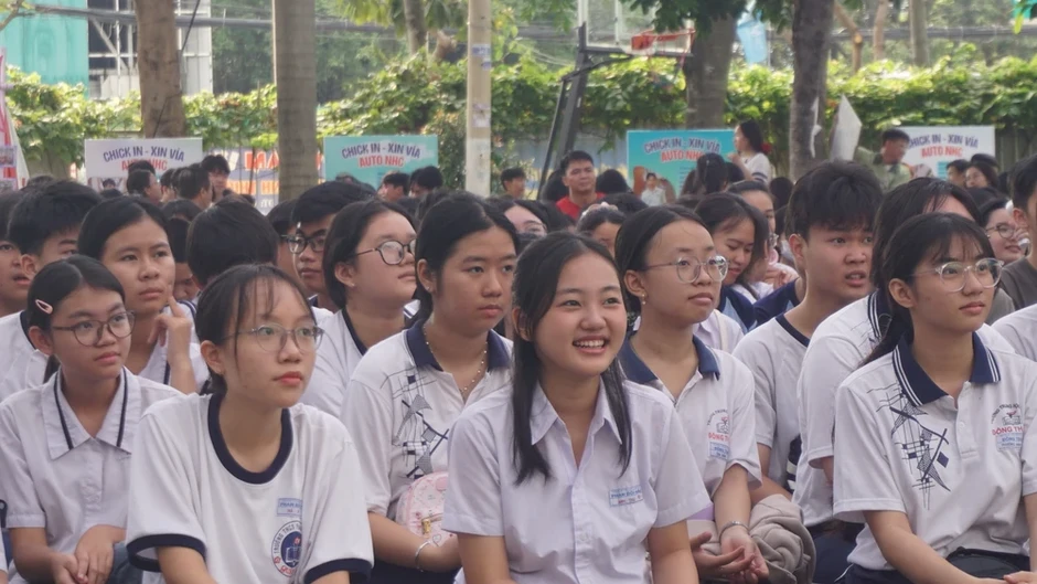 Ấn tượng tại ngày hội trải nghiệm của Trường THPT Nguyễn Hữu Cầu Ấn tượng tại ngày hội trải nghiệm của Trường THPT Nguyễn Hữu Cầu