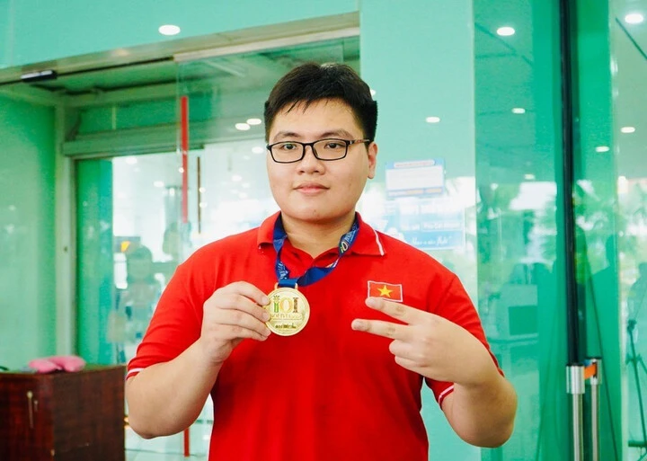 Ba gương mặt 10X giành Huy chương Vàng quốc tế, được trao Huân chương Lao động Ba gương mặt 10X giành Huy chương Vàng quốc tế, được trao Huân chương Lao động