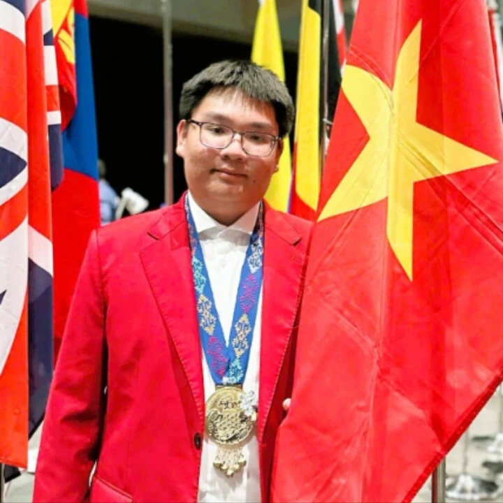 Ba gương mặt 10X giành Huy chương Vàng quốc tế, được trao Huân chương Lao động Ba gương mặt 10X giành Huy chương Vàng quốc tế, được trao Huân chương Lao động