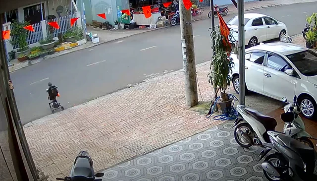 Bà mẹ trẻ chia sẻ đoạn clip "ám ảnh cả đời": Chỉ 3 giây ngắn ngủi nhưng khiến nhiều người thót tim
