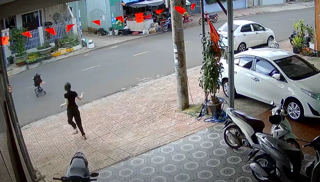 Bà mẹ trẻ chia sẻ đoạn clip "ám ảnh cả đời": Chỉ 3 giây ngắn ngủi nhưng khiến nhiều người thót tim