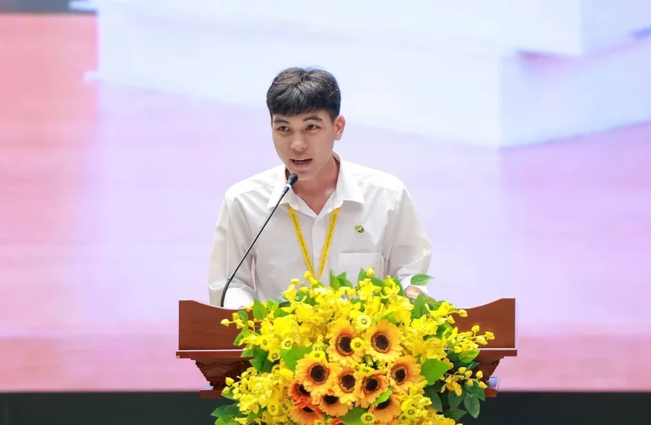 Ba thủ khoa chọn ngành y để chăm sóc người thân và cộng đồng Ba thủ khoa chọn ngành y để chăm sóc người thân và cộng đồng