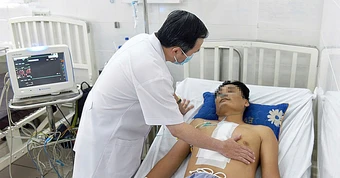 Bác sĩ không chỉ chữa bệnh, còn cần tạo ra tri thức mới