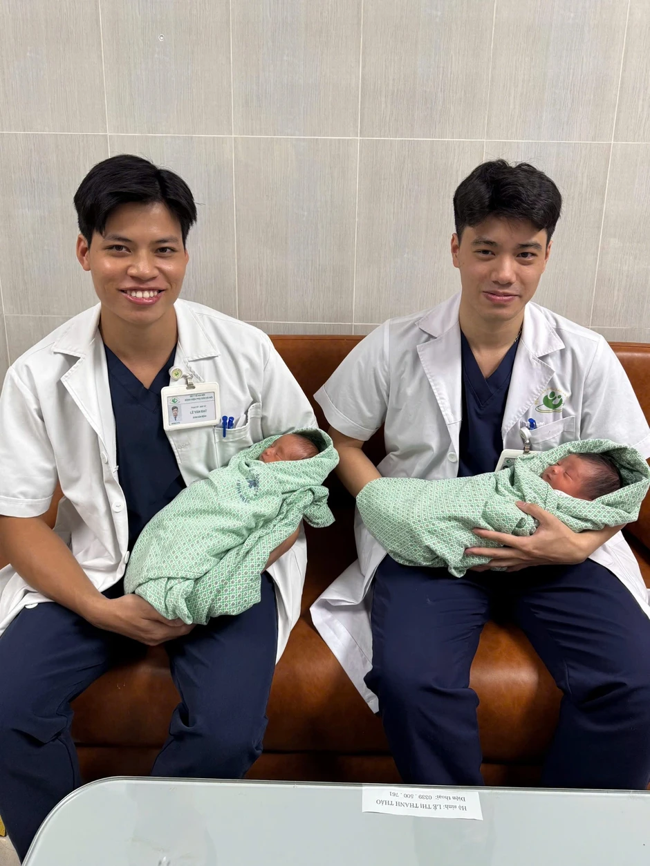Bác sĩ nội trú khoe sấp bằng cấp gây “bão” mạng, tiết lộ khoản vay nợ 6 năm Bác sĩ nội trú khoe sấp bằng cấp gây “bão” mạng, tiết lộ khoản vay nợ 6 năm