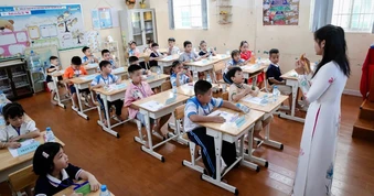 Bài tập khiến dân mạng tranh cãi nảy lửa: Trẻ sai hay người lớn máy móc?