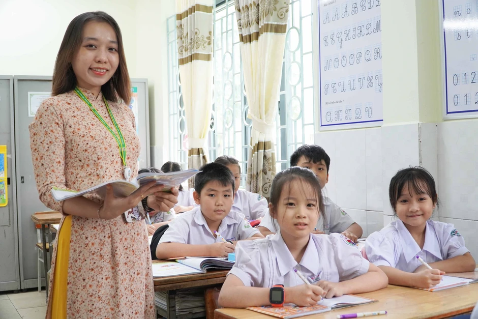 Bảng lương mới của giáo viên dự kiến từ 1/7, cao nhất 17 triệu đồng Bảng lương mới của giáo viên dự kiến từ 1/7, cao nhất 17 triệu đồng