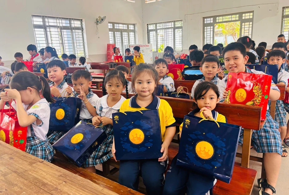 Báo Tiền Phong mang Trung thu đến với học sinh Đồng Nai