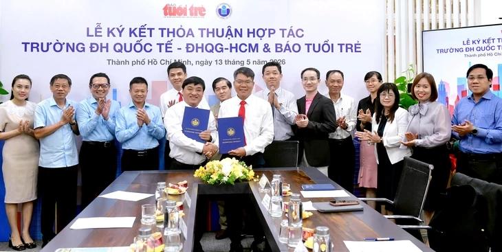 Báo Tuổi Trẻ ký kết hợp tác với Trường đại học Quốc tế thuộc ĐH Quốc gia TP.HCM