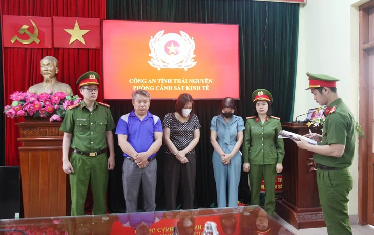 Bắt hiệu trưởng, chủ cơ sở thực phẩm vụ tuồn thịt heo bệnh vào trường mầm non Bắt hiệu trưởng, chủ cơ sở thực phẩm vụ tuồn thịt heo bệnh vào trường mầm non