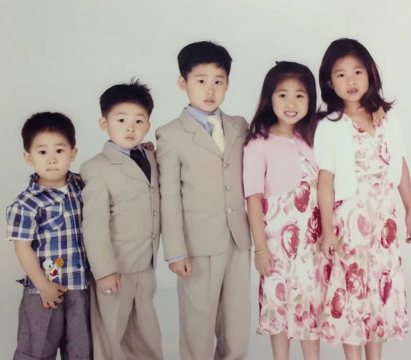 Bí mật của gia đình có "DND nha sĩ" lạ lùng: không ép học vẫn nuôi cả 5 anh em thành tài