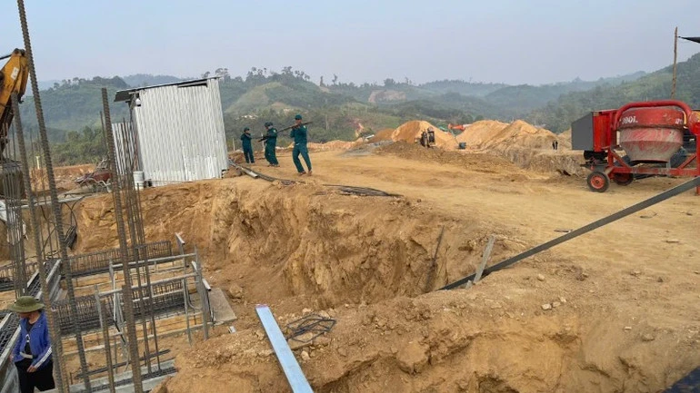Bộ Chỉ huy Quân sự Đà Nẵng hỗ trợ xây dựng trường nội trú liên cấp tại các xã biên giới Bộ Chỉ huy Quân sự Đà Nẵng hỗ trợ xây dựng trường nội trú liên cấp tại các xã biên giới