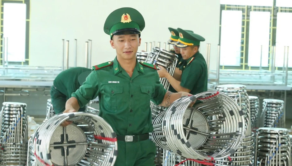Bộ đội Biên phòng Sơn La chung tay làm đẹp trường vùng biên Bộ đội Biên phòng Sơn La chung tay làm đẹp trường vùng biên