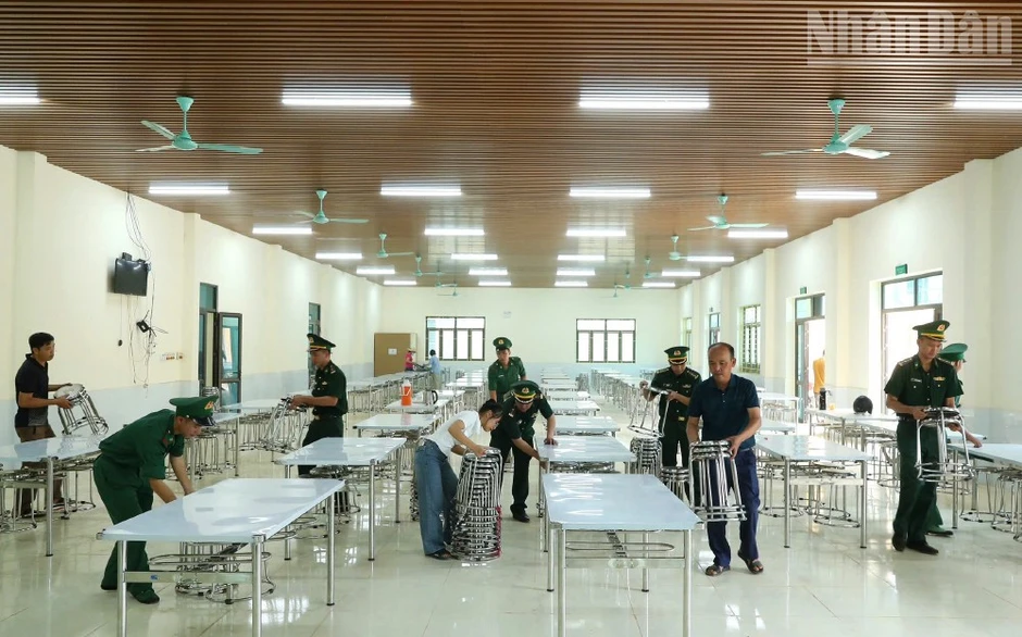 Bộ đội Biên phòng Sơn La chung tay làm đẹp trường vùng biên Bộ đội Biên phòng Sơn La chung tay làm đẹp trường vùng biên