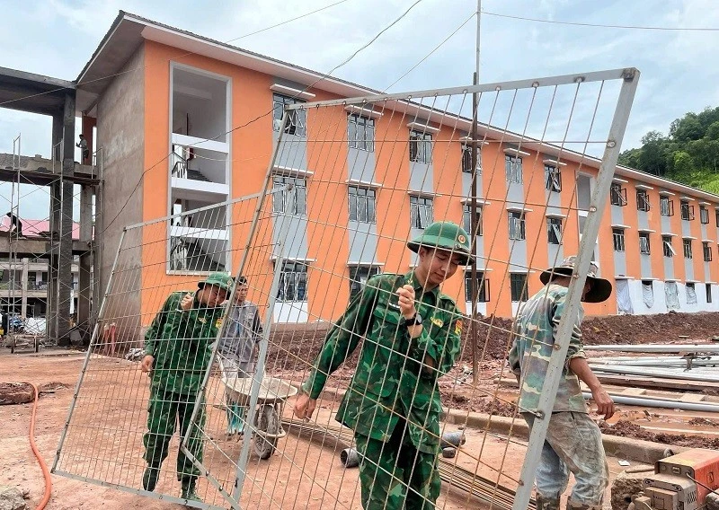Bộ đội Biên phòng tỉnh Điện Biên hỗ trợ xây dựng, hoàn thiện các trường nội trú liên cấp