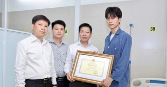 Bộ GD&ĐT khen thưởng đột xuất nam sinh Bách khoa dũng cảm cứu người trong vụ cháy ở Lĩnh Nam