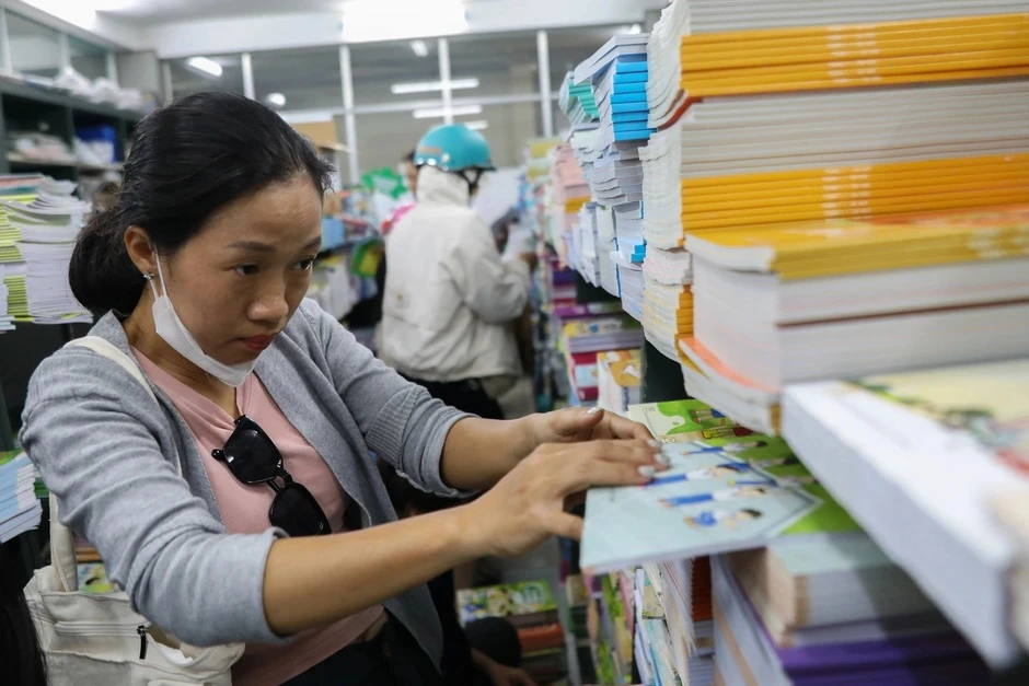 Bộ GD&ĐT sẽ làm rõ trách nhiệm các đơn vị, cá nhân liên quan việc thiếu SGK