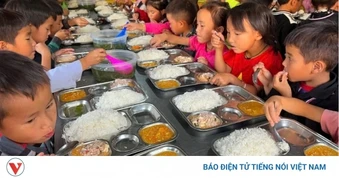 Bộ GD&ĐT siết chuẩn bữa ăn học đường, xây thực đơn dinh dưỡng toàn quốc