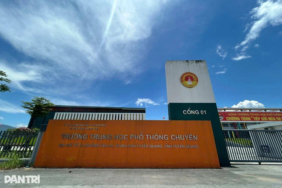 Bộ GD&ĐT thông tin nóng vụ điểm thi toán hiếm gặp ở Tuyên Quang Bộ GD&ĐT thông tin nóng vụ điểm thi toán hiếm gặp ở Tuyên Quang
