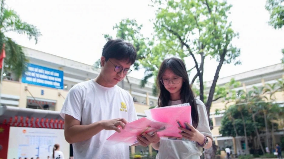 Bộ GD-ĐT công bố điểm sàn xét tuyển ngành sư phạm, sức khỏe và pháp luật năm 2026