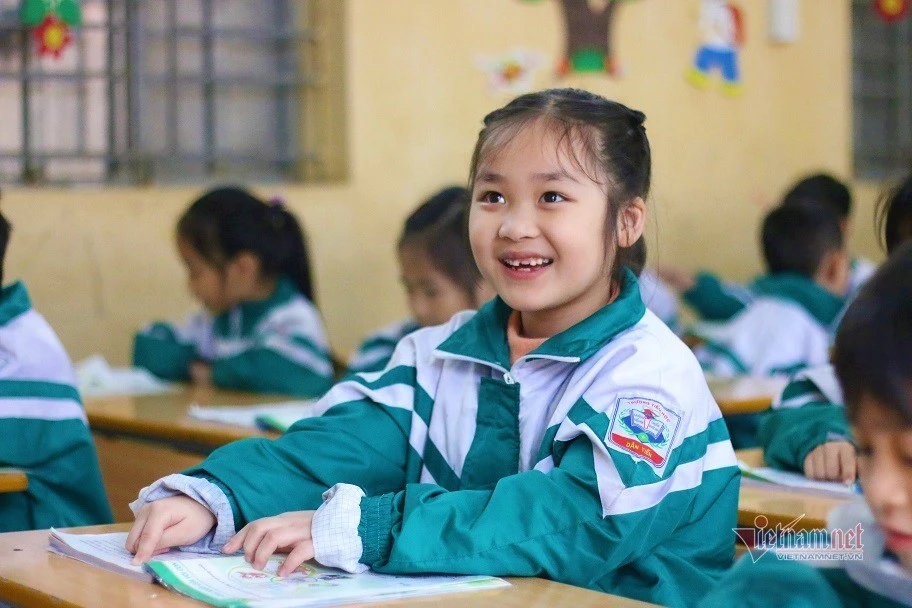 Bộ GD-ĐT dự kiến đưa Tiếng Anh thành môn học bắt buộc từ lớp 1 Bộ GD-ĐT dự kiến đưa Tiếng Anh thành môn học bắt buộc từ lớp 1