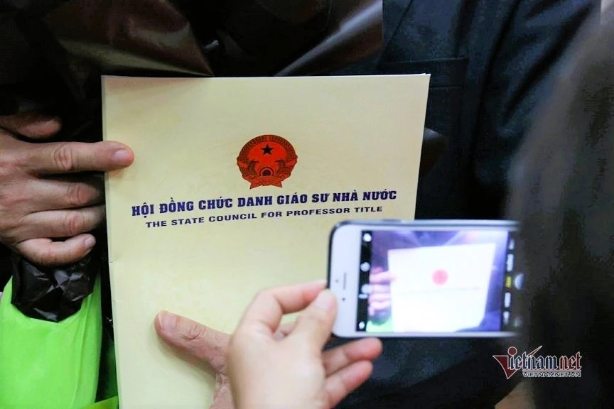 Bộ GD-ĐT: Dự kiến sẽ giao các trường đại học tự phong giáo sư, phó giáo sư Bộ GD-ĐT: Dự kiến sẽ giao các trường đại học tự phong giáo sư, phó giáo sư