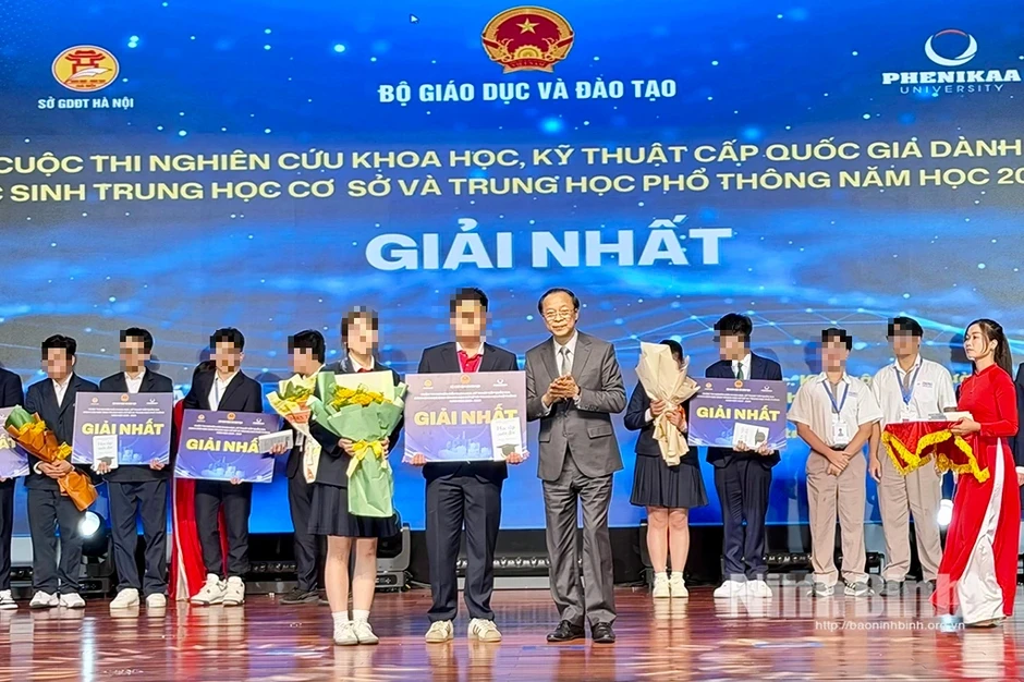 Bộ GD-ĐT: Giải nhất khoa học kỹ thuật của học sinh Ninh Bình không đạo văn Bộ GD-ĐT: Giải nhất khoa học kỹ thuật của học sinh Ninh Bình không đạo văn