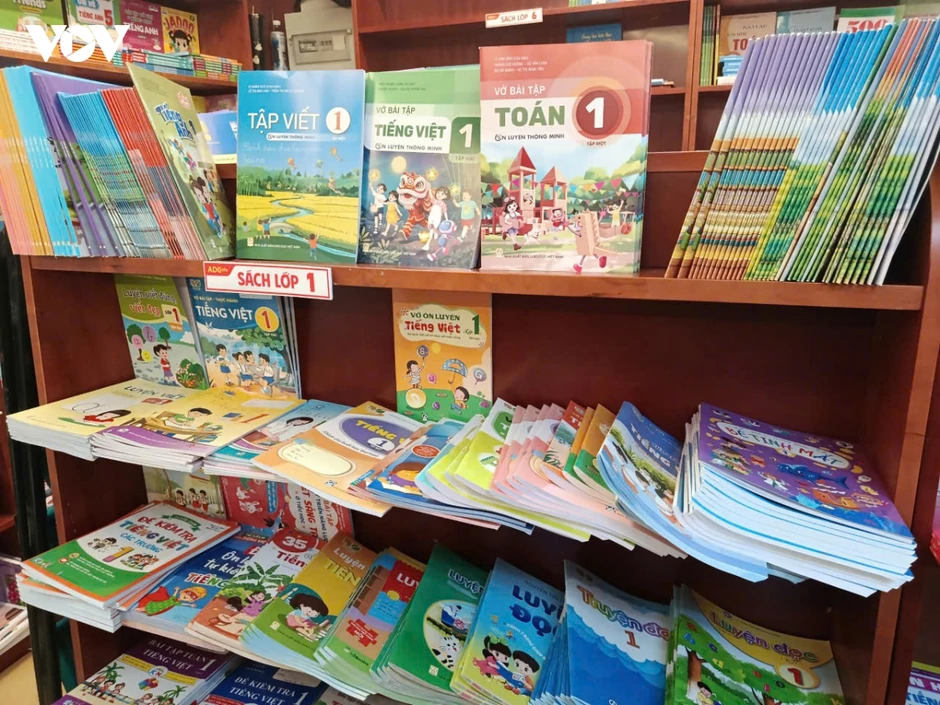 Bộ GD-ĐT: Sách giáo khoa đã đảm bảo đủ cung ứng, sẽ in thêm để dự phòng Bộ GD-ĐT: Sách giáo khoa đã đảm bảo đủ cung ứng, sẽ in thêm để dự phòng