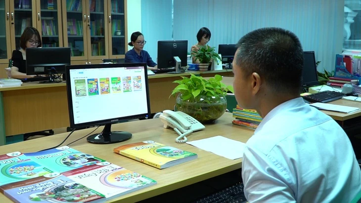 Bộ GD-ĐT: Sách giáo khoa điện tử không phụ thuộc độc quyền vào công nghệ, thiết bị riêng biệt